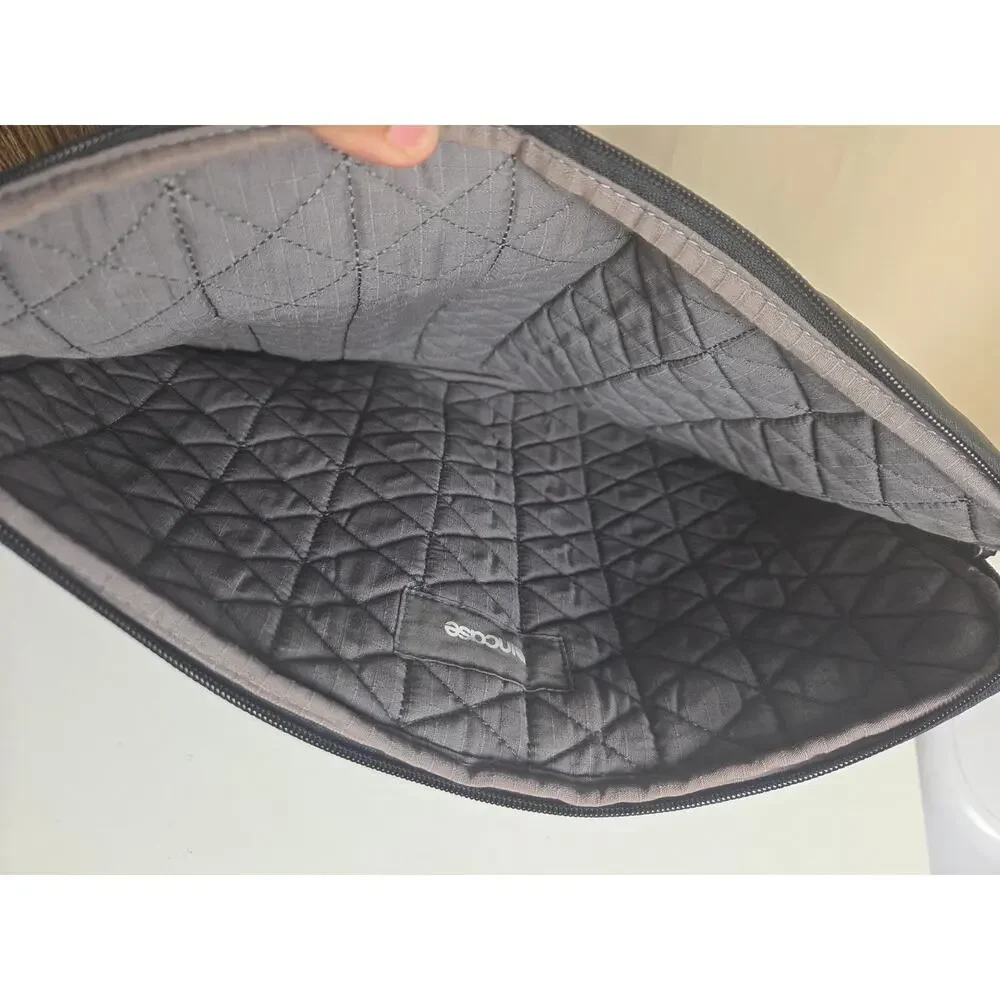 Incase Go Sleeve for 15-inch Laptop